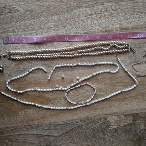 Lot Of Broken Vintage Jewelry: Faux Pearls, Freshwater Pearls, 14K Gold Chain